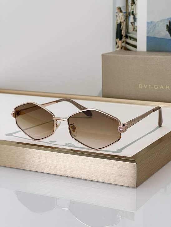 Picture of Bvlgari Sunglasses _SKUfw81854344fw